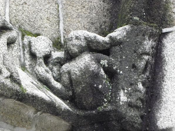 Fougères (35) Église Saint-Sulpice Sculpture de la fée Mélusine