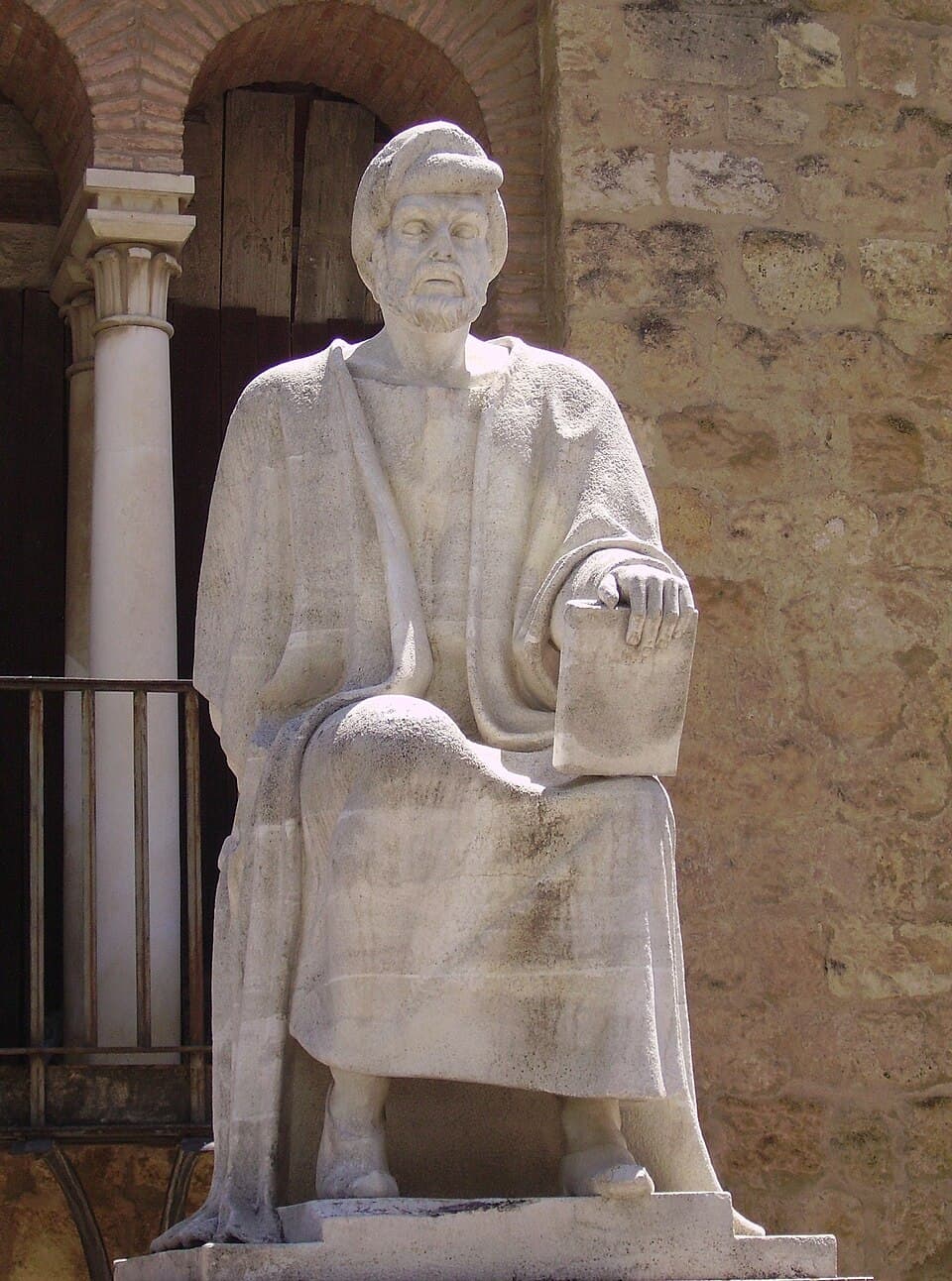 Estatua de Averroes 2