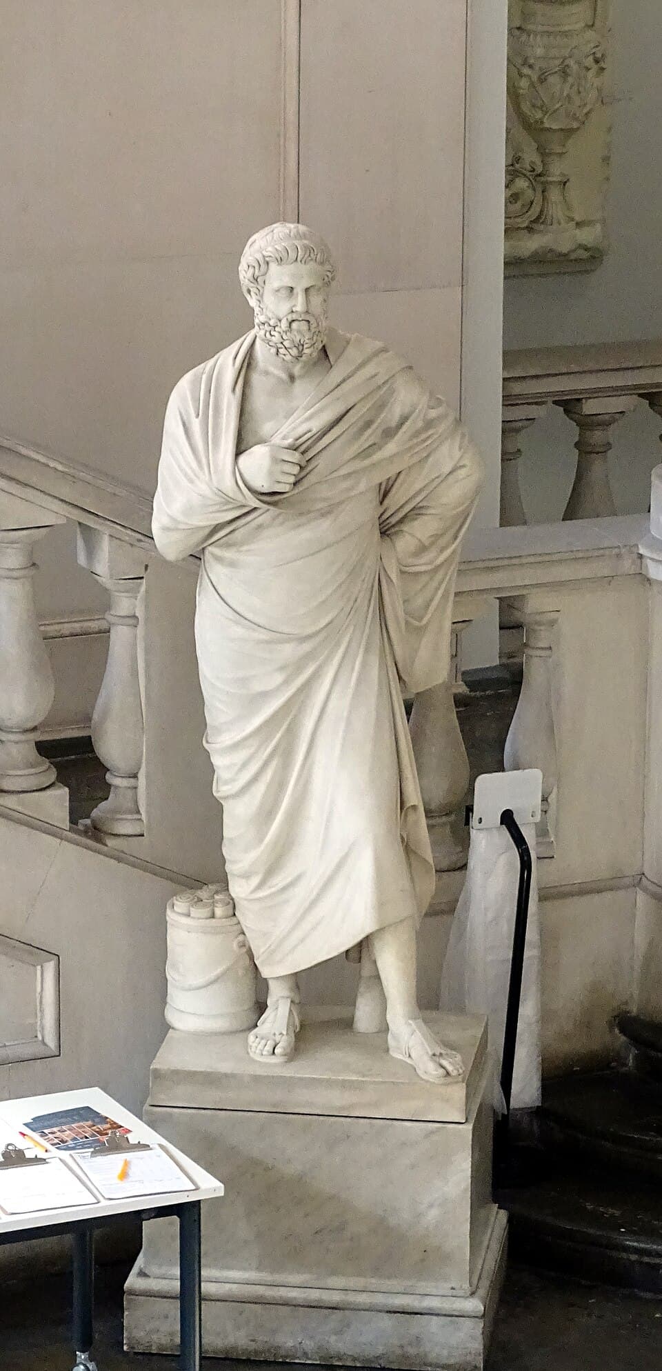 London King's College Statue Sophocles 01