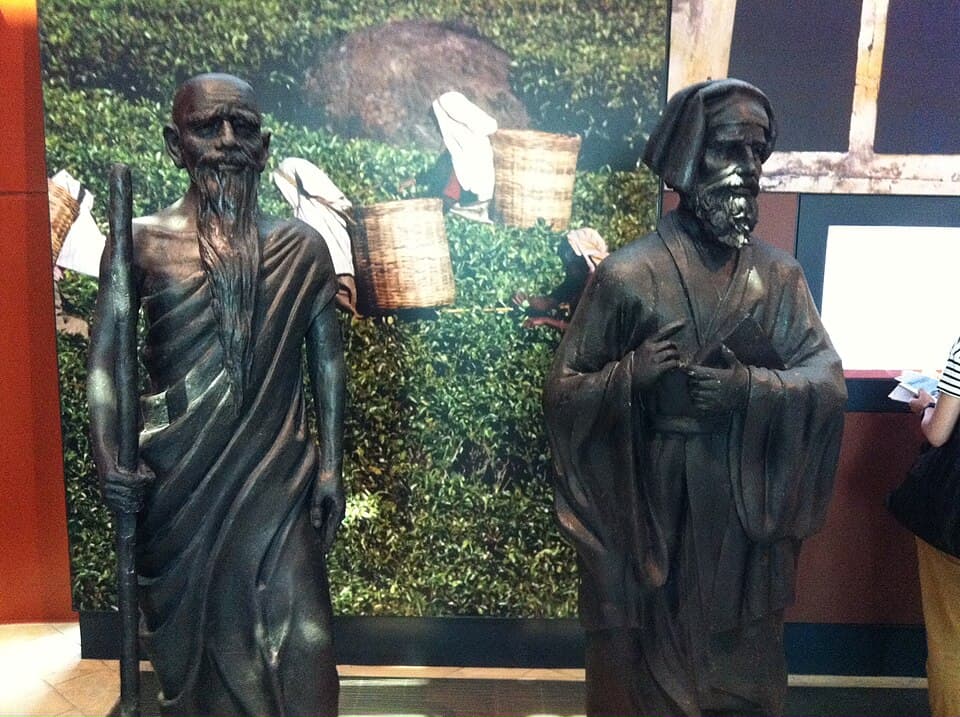 Statues of Faxian and Marco Polo, Maritime Experiential Museum & Aquarium - 20111006