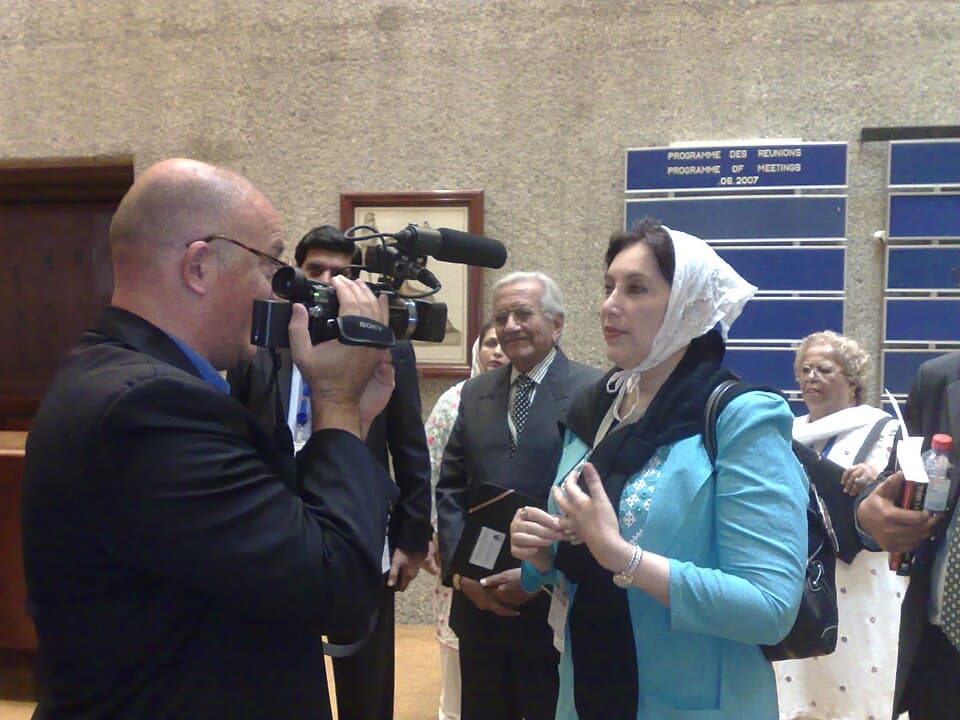 Benazir BhuttoSocialistmeeting