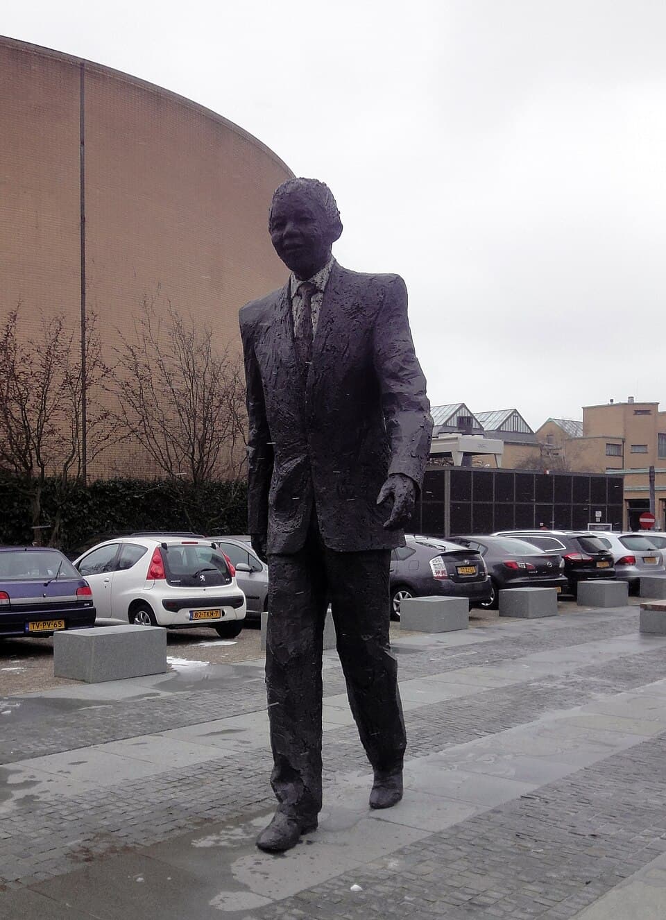 Nelson Mandela sculpture - The Hague 02