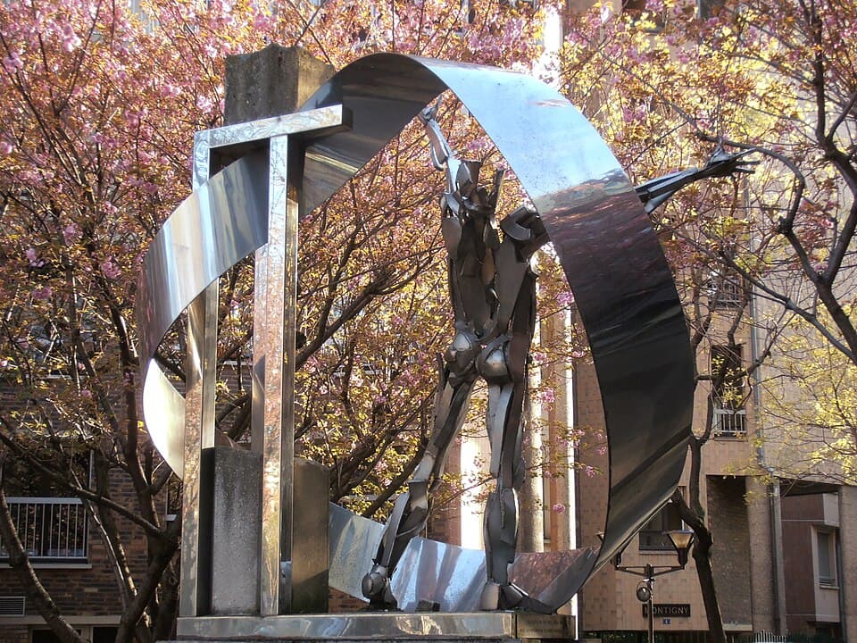 Sculpture rue Albert Camus (10763552304)