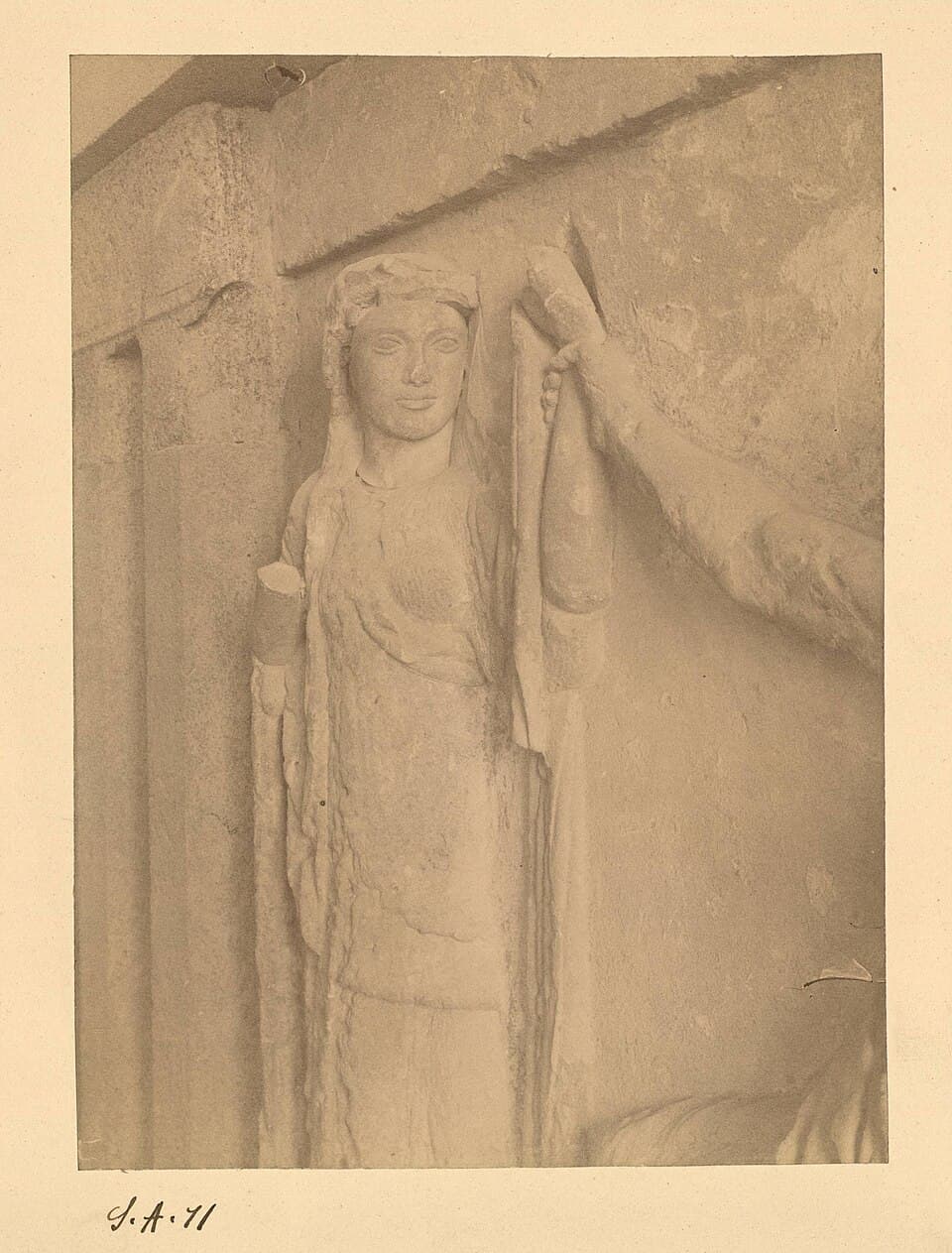 Palerme. Musée de Palerme. Métope provenant du temple E de Sélinonte : Héra - (S.A.11)