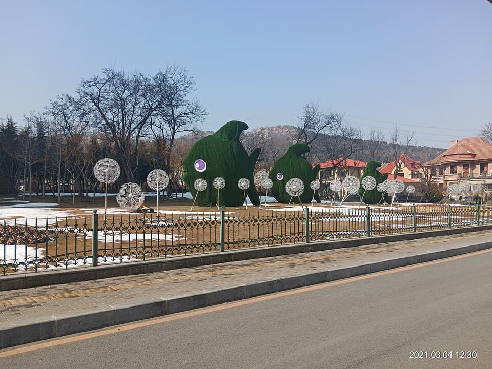 The new situation of bubbles-fish statue