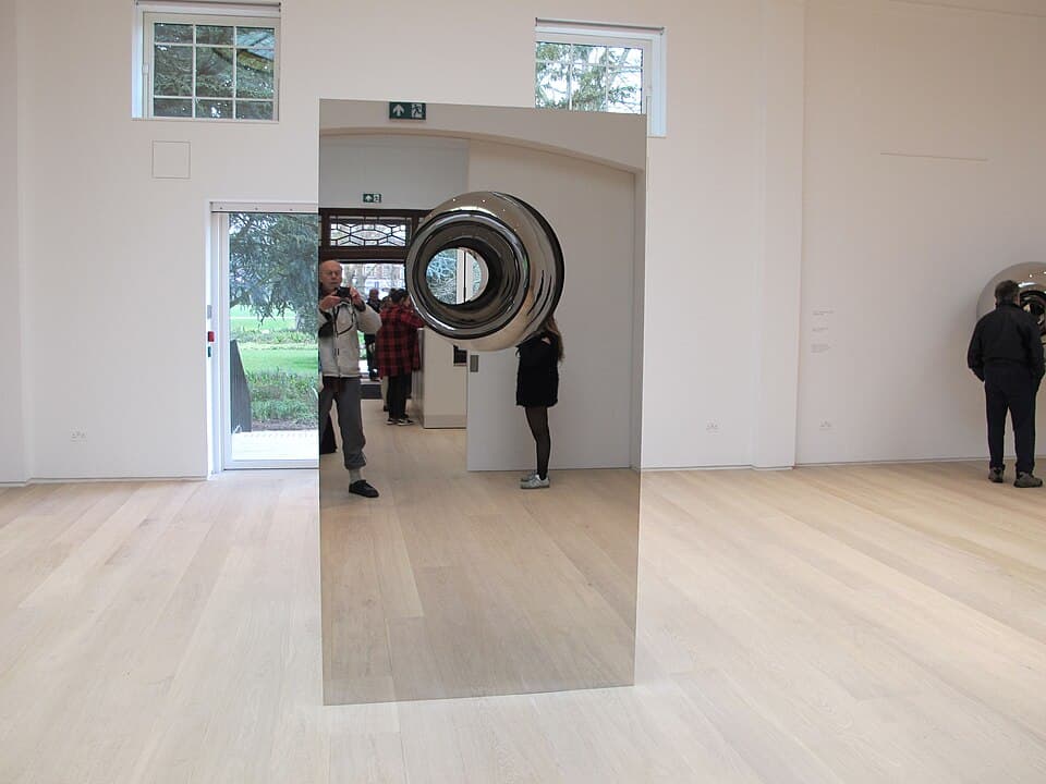 Anish Kapoor mirror sculpture in Pitzhanger Gallery - geograph.org.uk - 6091790