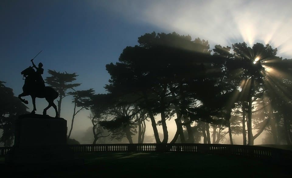 Jeanne d'Arc Joan of Arc at San Francisco's Palace of the Legion of Honor and crepuscular rays