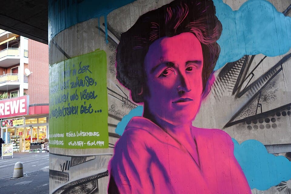 DSC08757 Frankfurt Rosa-Luxemburg-Straße Portrait