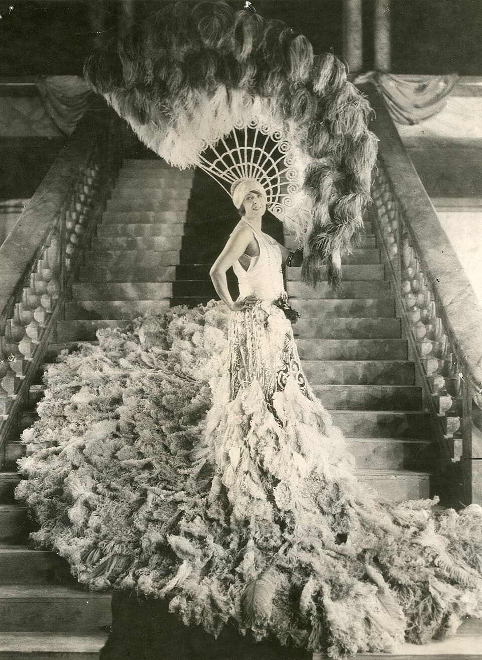Mistinguette, singer and dancer