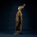 Costume de scène extravagant