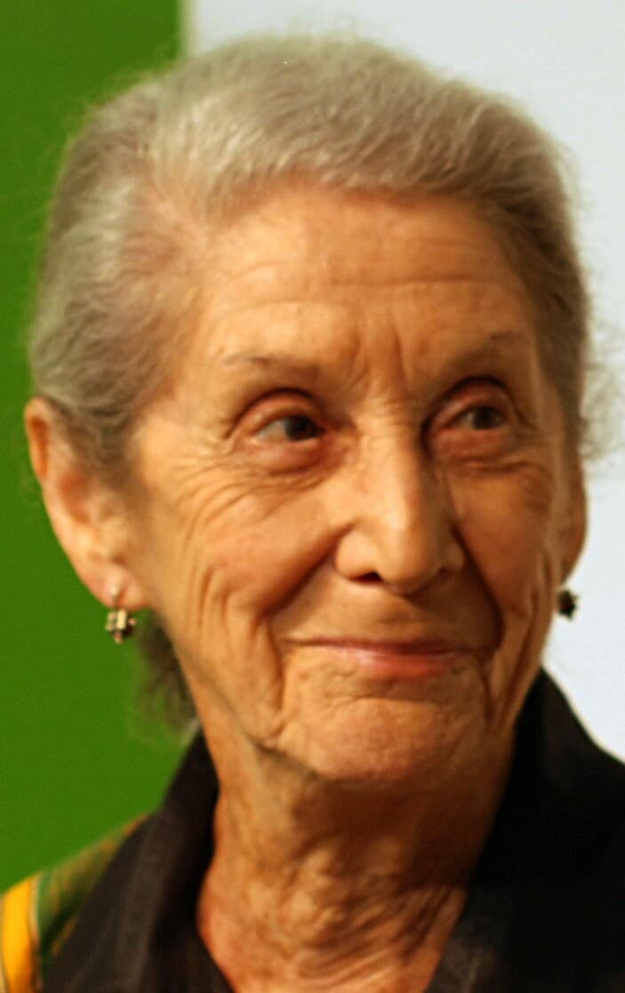 Nadine Gordimer 01 (cropped)