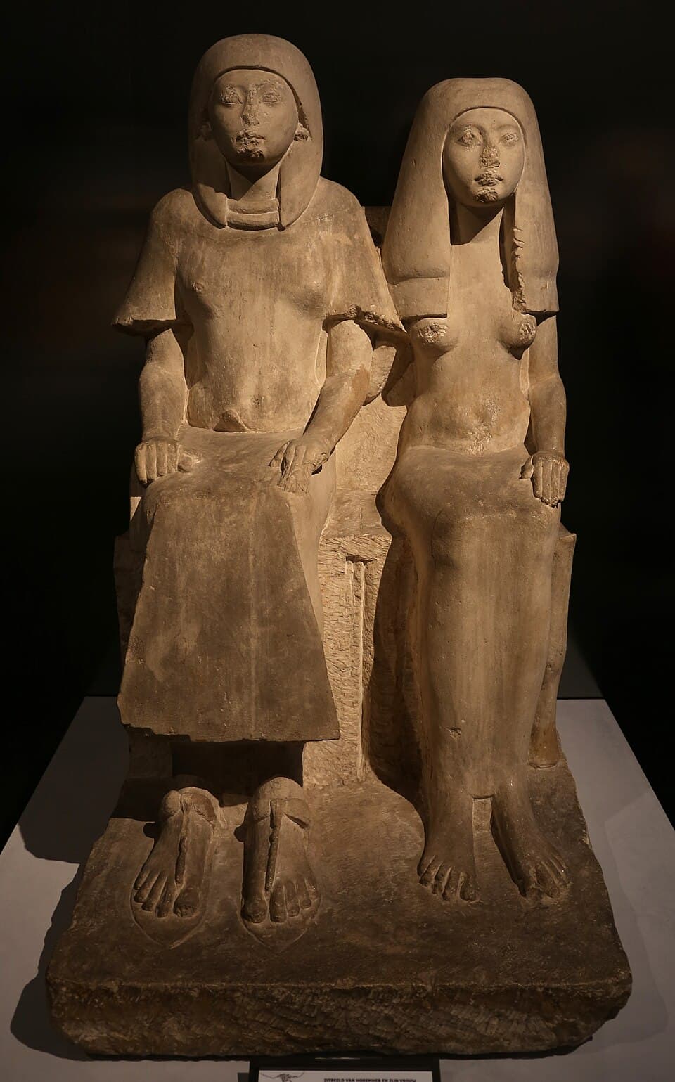 Xviii dinastia, statue sedute di horemheb e la moglie, da sakkara, 1335-1320 ac ca