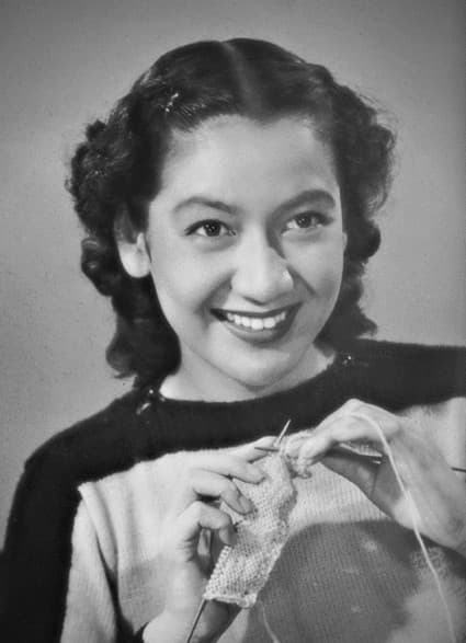 Setsuko Hara smiling 2