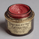 Cosmétiques des années 1930 (rouge à lèvres, poudre)