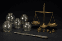 Instruments médicaux arabes (bistouri, ventouses, balance)