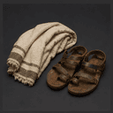 Sandales et himation (manteau)