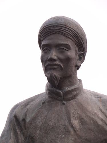 Tượng đài cụ Nguyễn Du